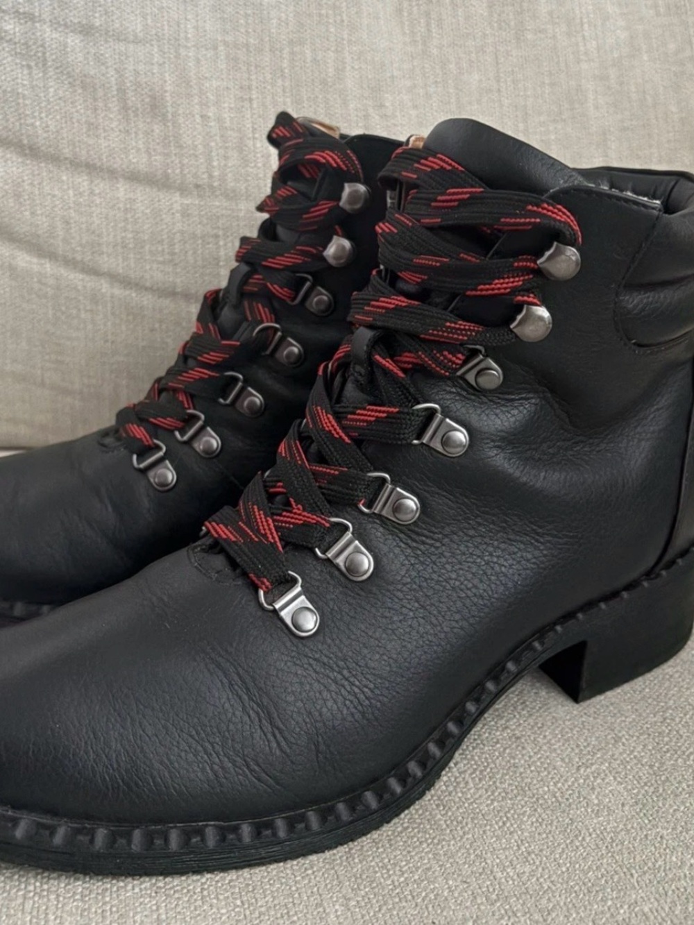 Women’s Kenneth Cole gentle souls boots with Red-Black Laces Size 10